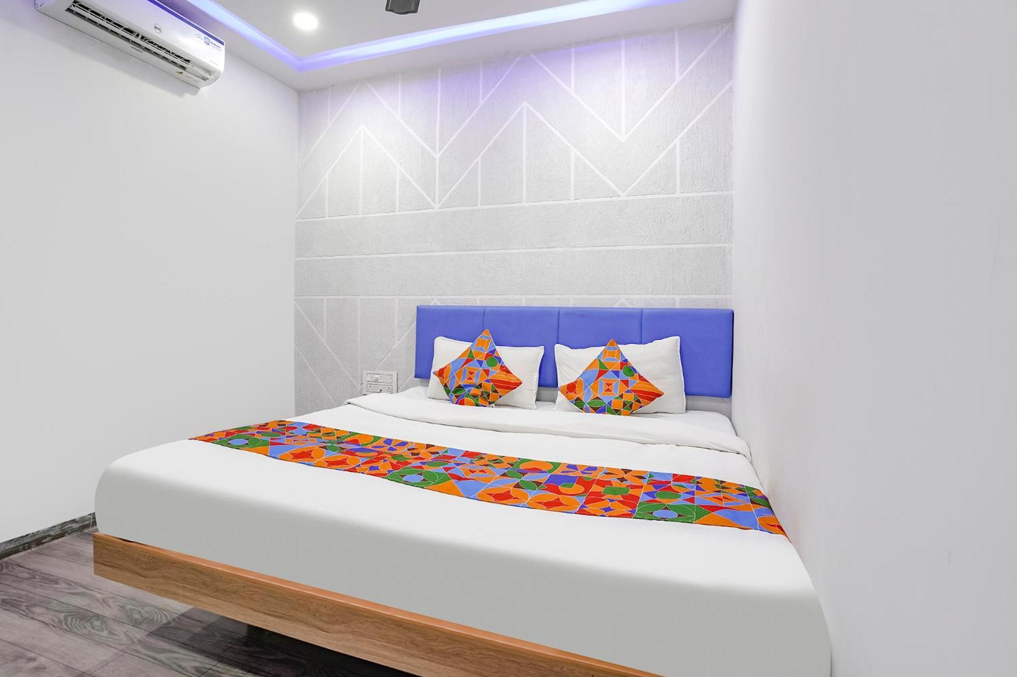Fabhotel Vrundavan, Athwa Bhatha Eksteriør bilde