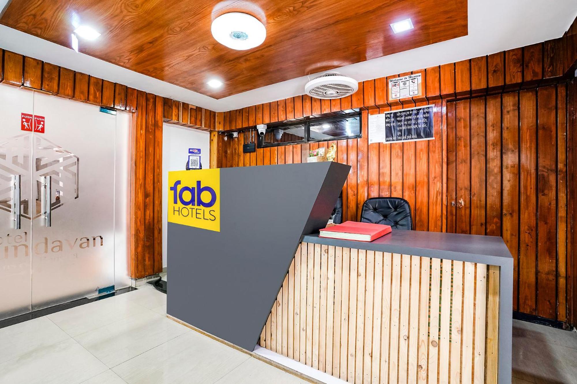 Fabhotel Vrundavan, Athwa Bhatha Eksteriør bilde